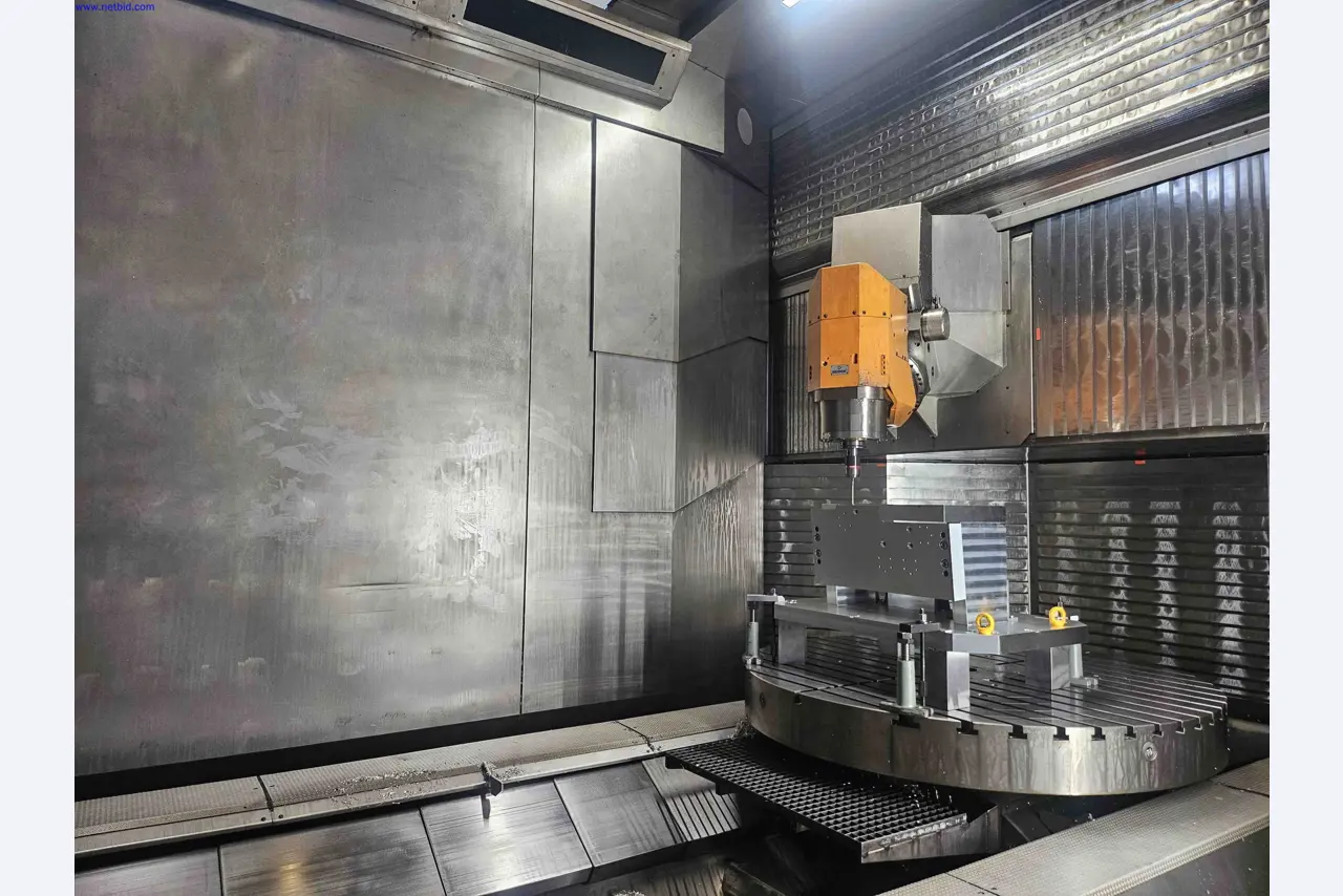 Máquinas para a produção de componentes metálicos de precisão por torneamento e fresagem CNC-5