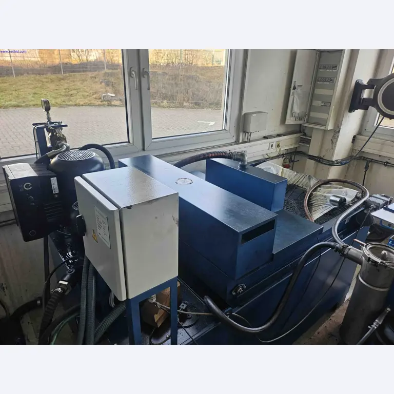 Máquinas para a produção de componentes metálicos de precisão por torneamento e fresagem CNC-6