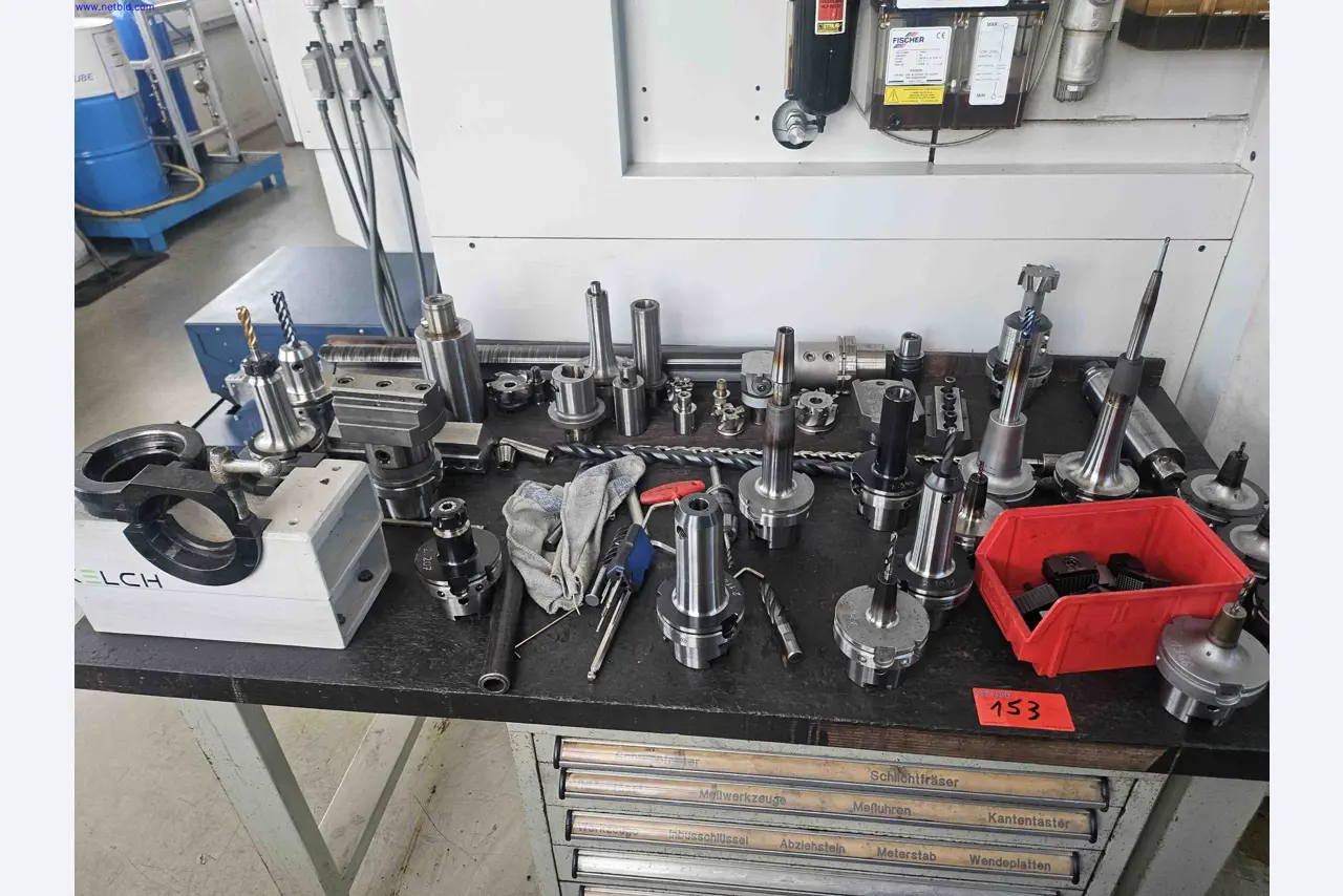 Máquinas para a produção de componentes metálicos de precisão por torneamento e fresagem CNC-8