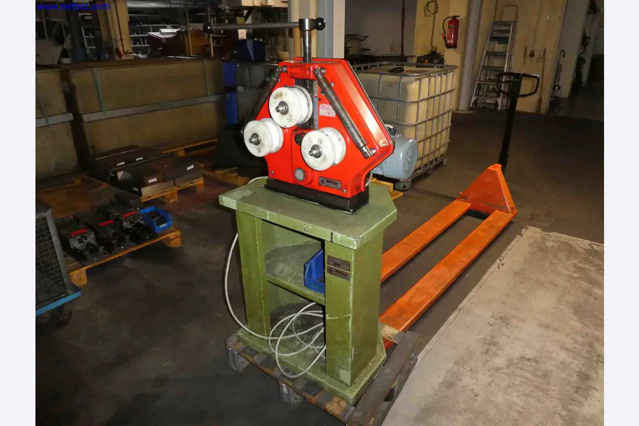 Machines for the production of precise metal components using CNC turning and CNC milling-1