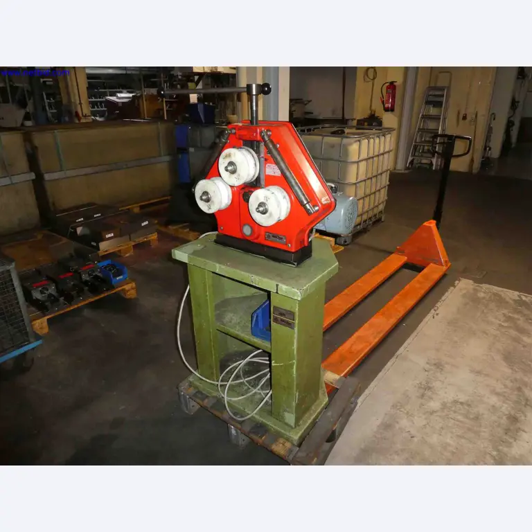 Machines for the production of precise metal components using CNC turning and CNC milling-1