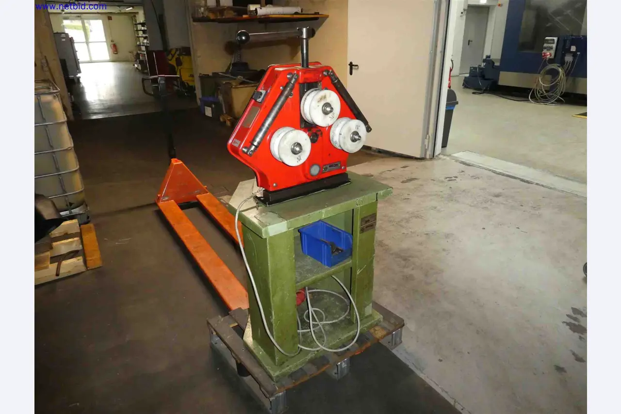 Machines for the production of precise metal components using CNC turning and CNC milling-2