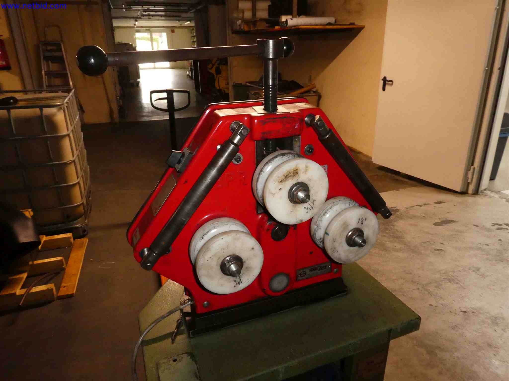 Machines for the production of precise metal components using CNC turning and CNC milling-3