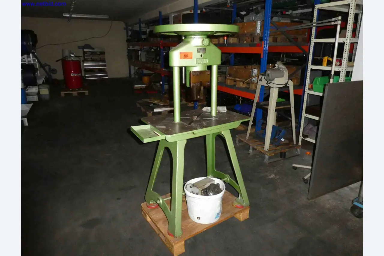 Machines for the production of precise metal components using CNC turning and CNC milling-1