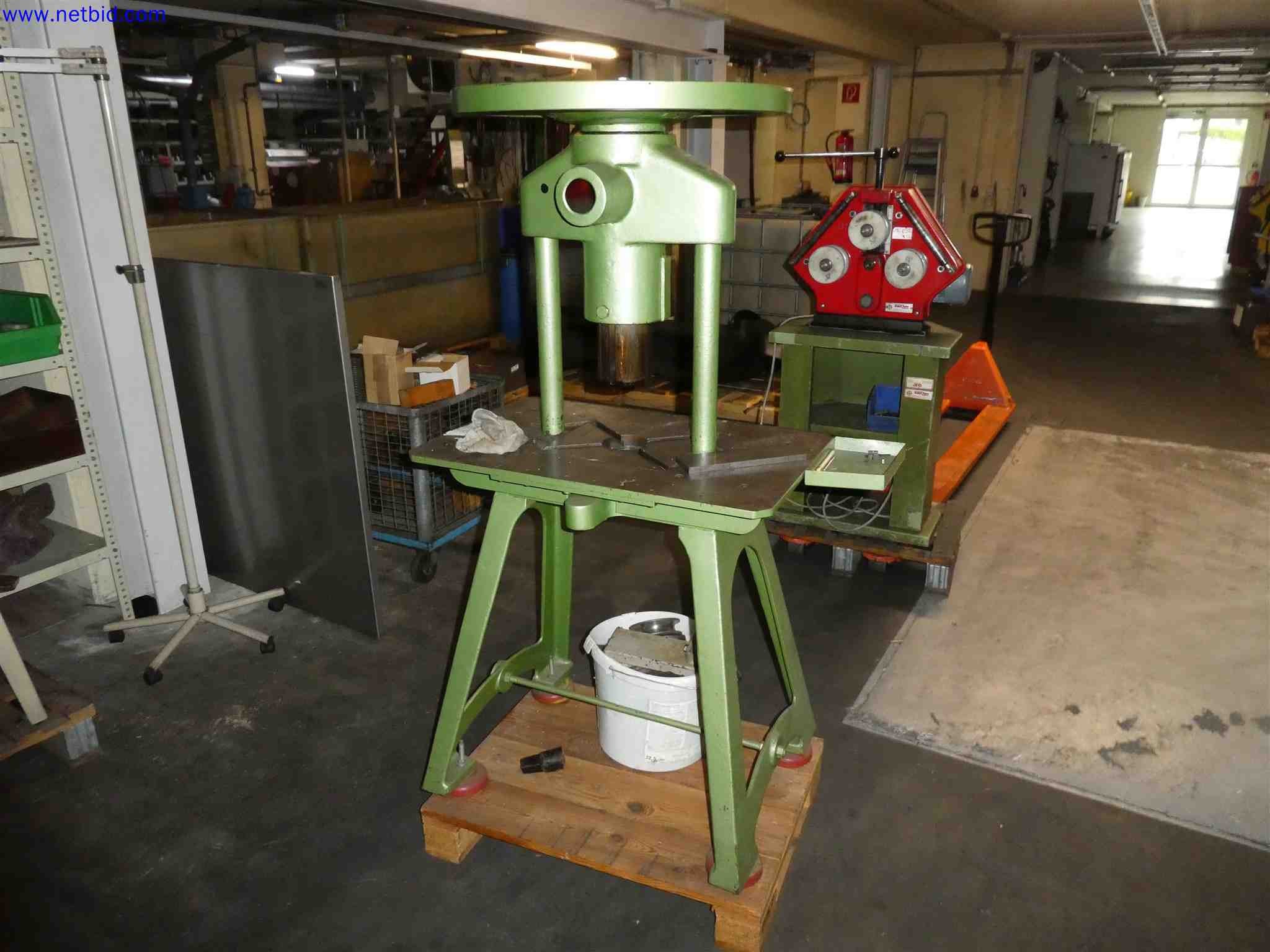 Machines for the production of precise metal components using CNC turning and CNC milling-2