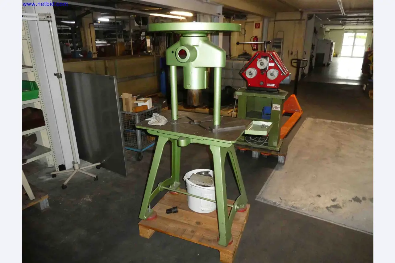 Machines for the production of precise metal components using CNC turning and CNC milling-2