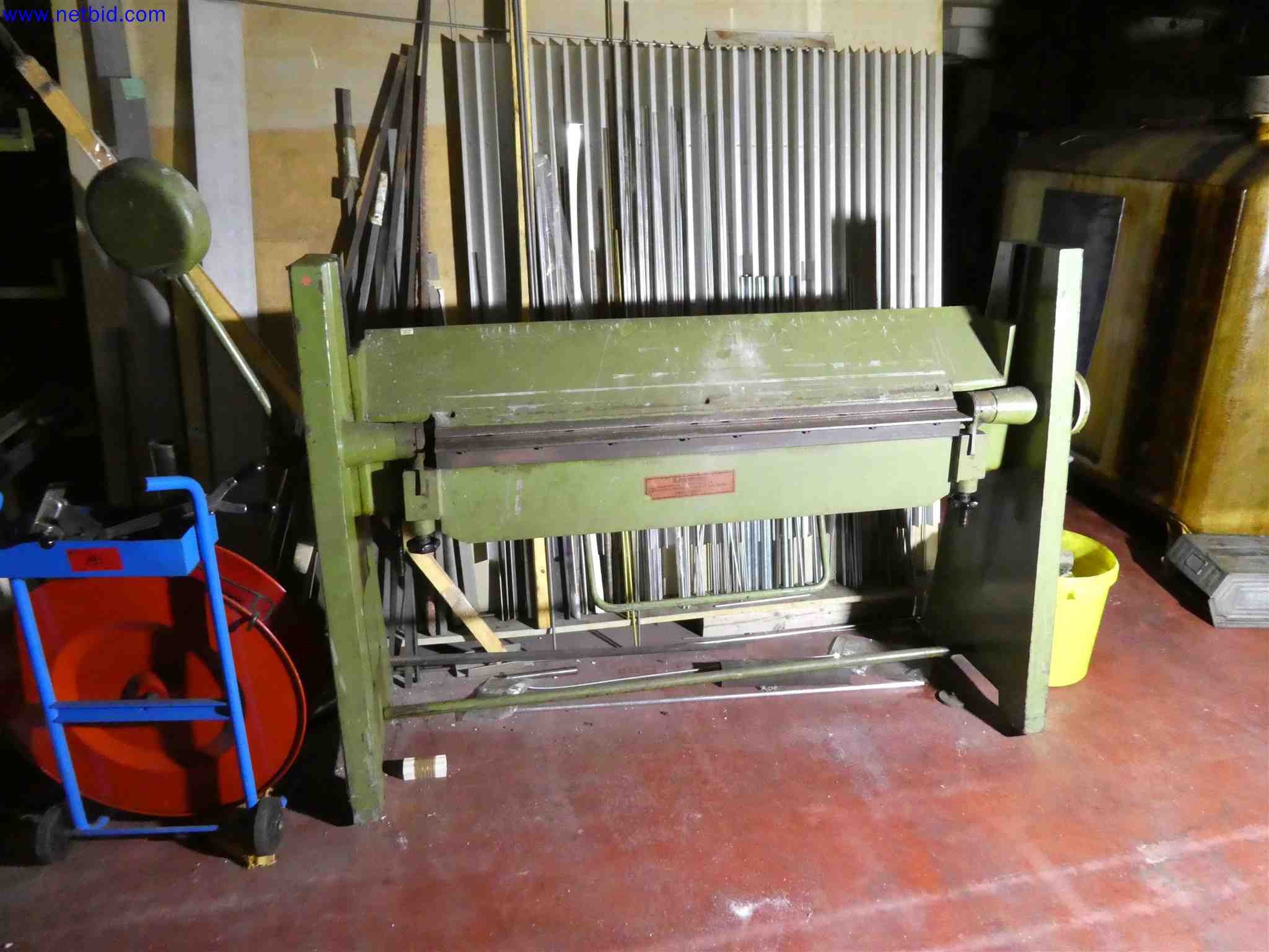 Machines for the production of precise metal components using CNC turning and CNC milling-1