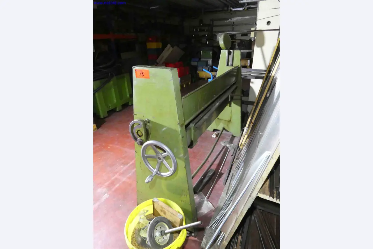 Machines for the production of precise metal components using CNC turning and CNC milling-3