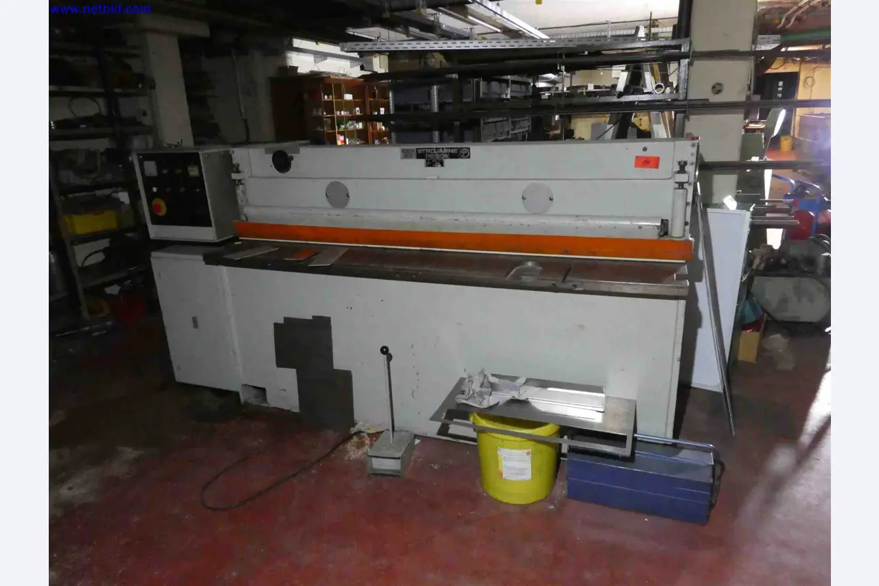 Machines for the production of precise metal components using CNC turning and CNC milling-1