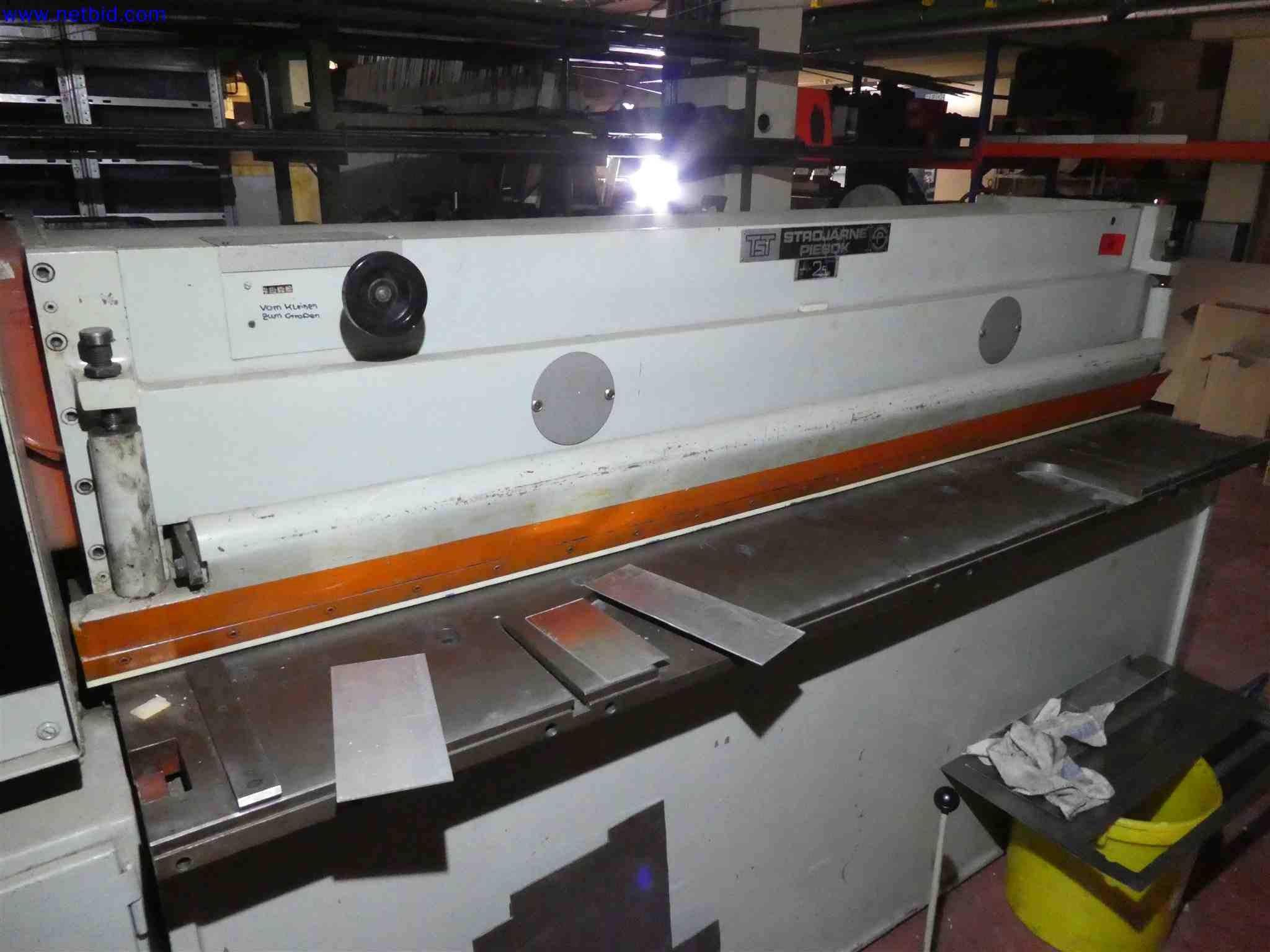 Machines for the production of precise metal components using CNC turning and CNC milling-3