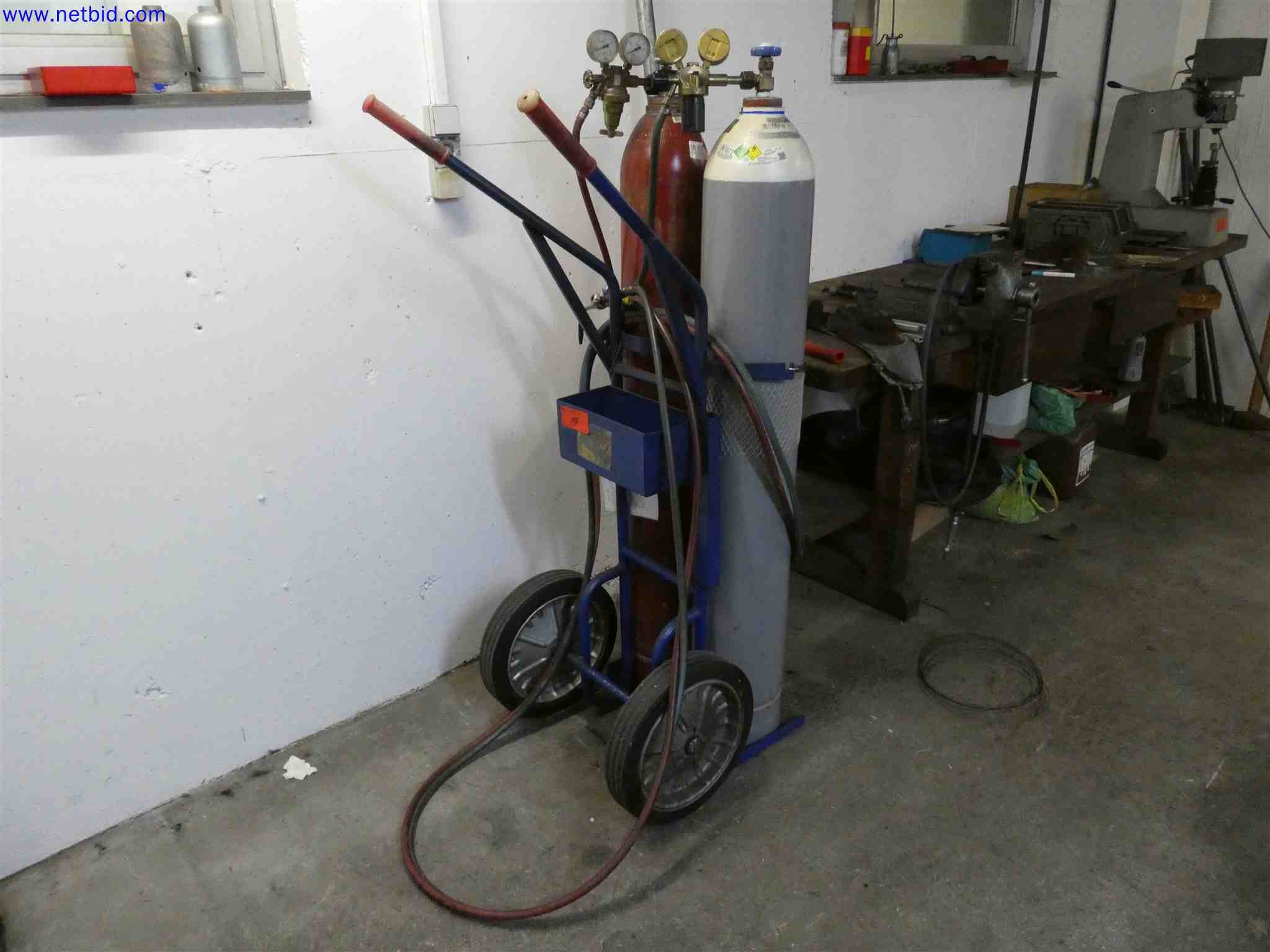 Machines for the production of precise metal components using CNC turning and CNC milling-2