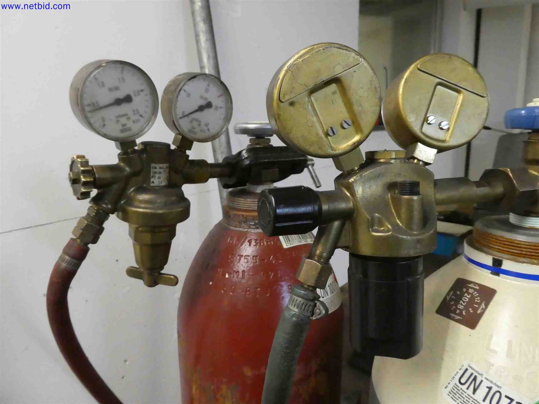 Machines for the production of precise metal components using CNC turning and CNC milling-3