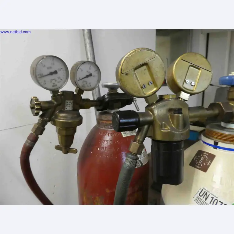 Machines for the production of precise metal components using CNC turning and CNC milling-3