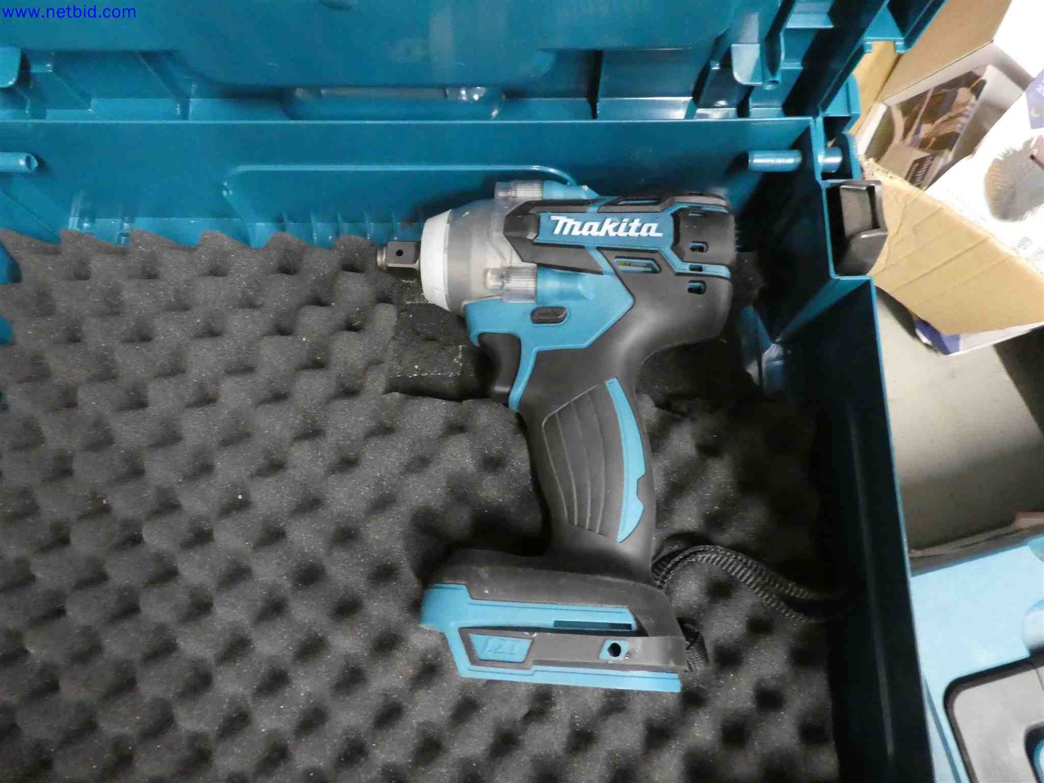 Machines for the production of precise metal components using CNC turning and CNC milling-6