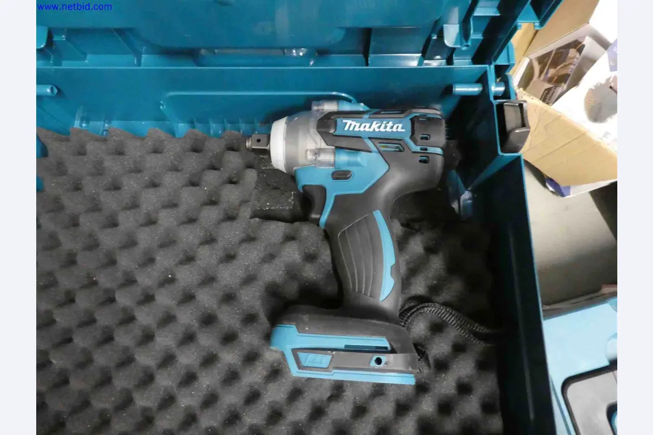 Machines for the production of precise metal components using CNC turning and CNC milling-6