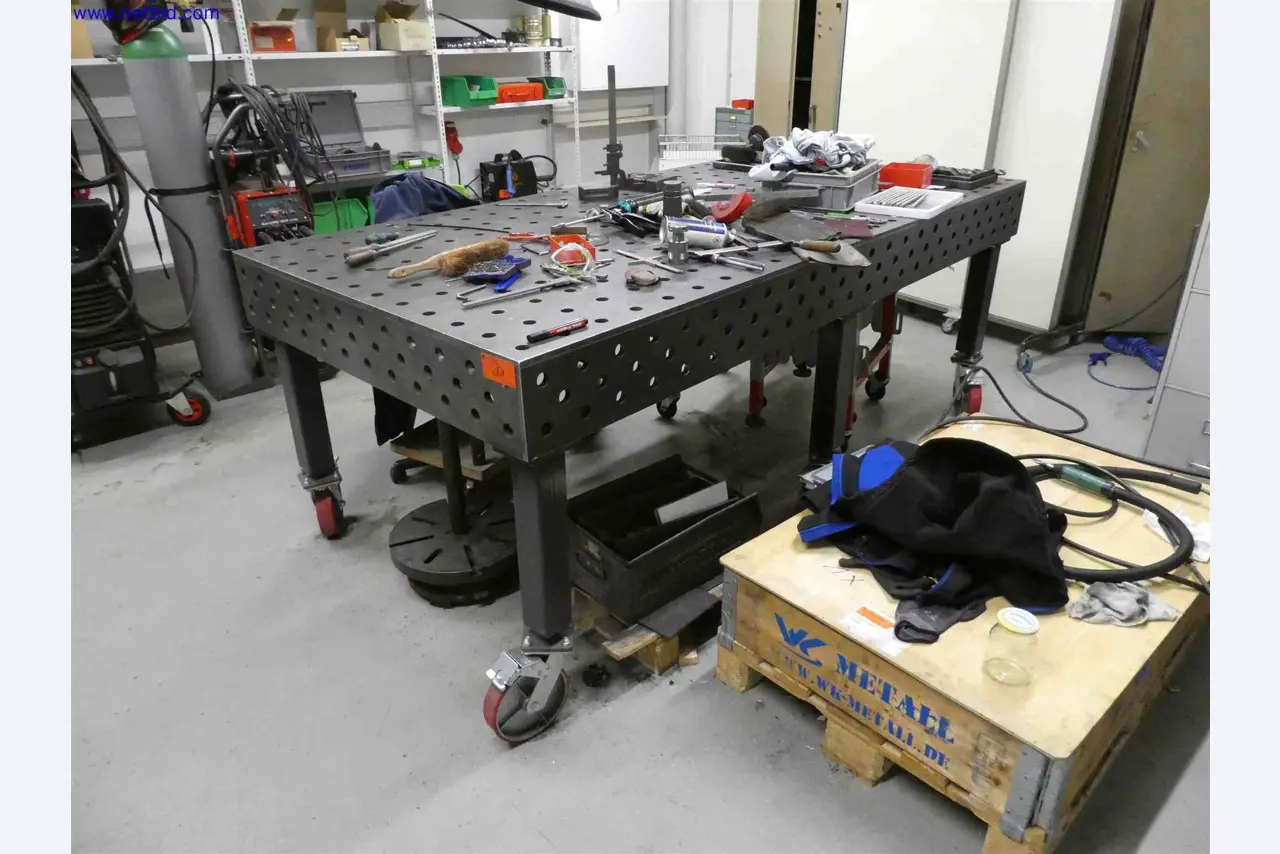 Machines for the production of precise metal components using CNC turning and CNC milling-1