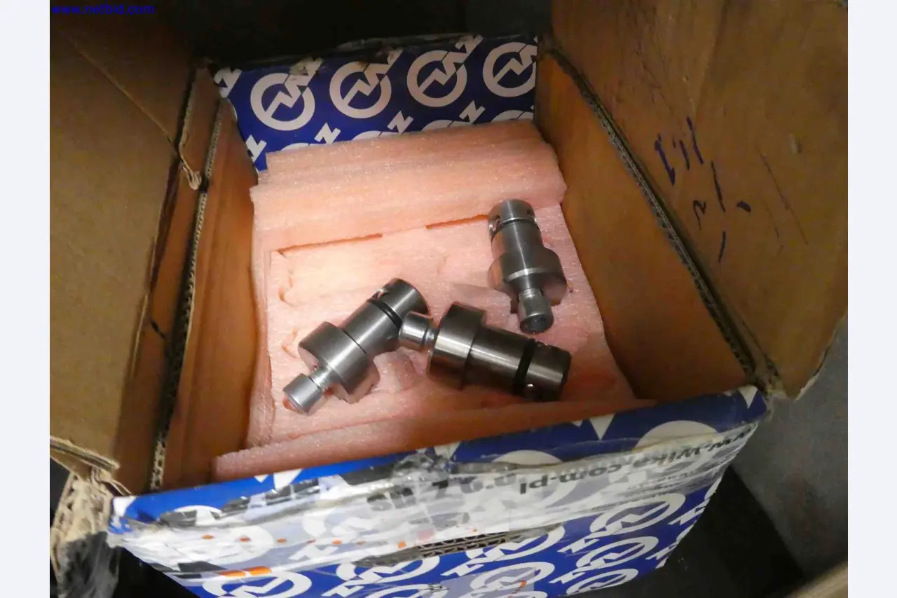 Machines for the production of precise metal components using CNC turning and CNC milling-6