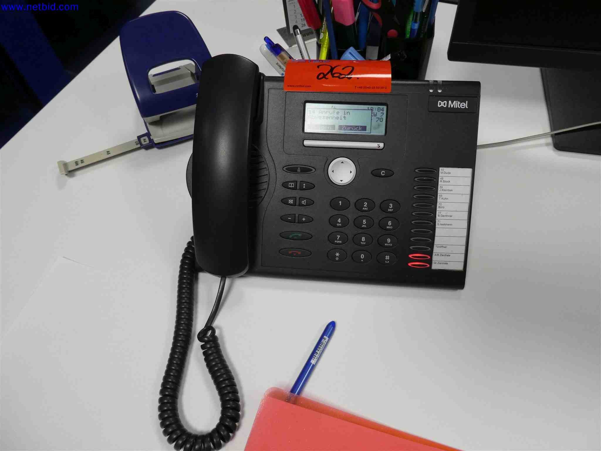 Máquinas para a produção de componentes metálicos de precisão por torneamento e fresagem CNC-3