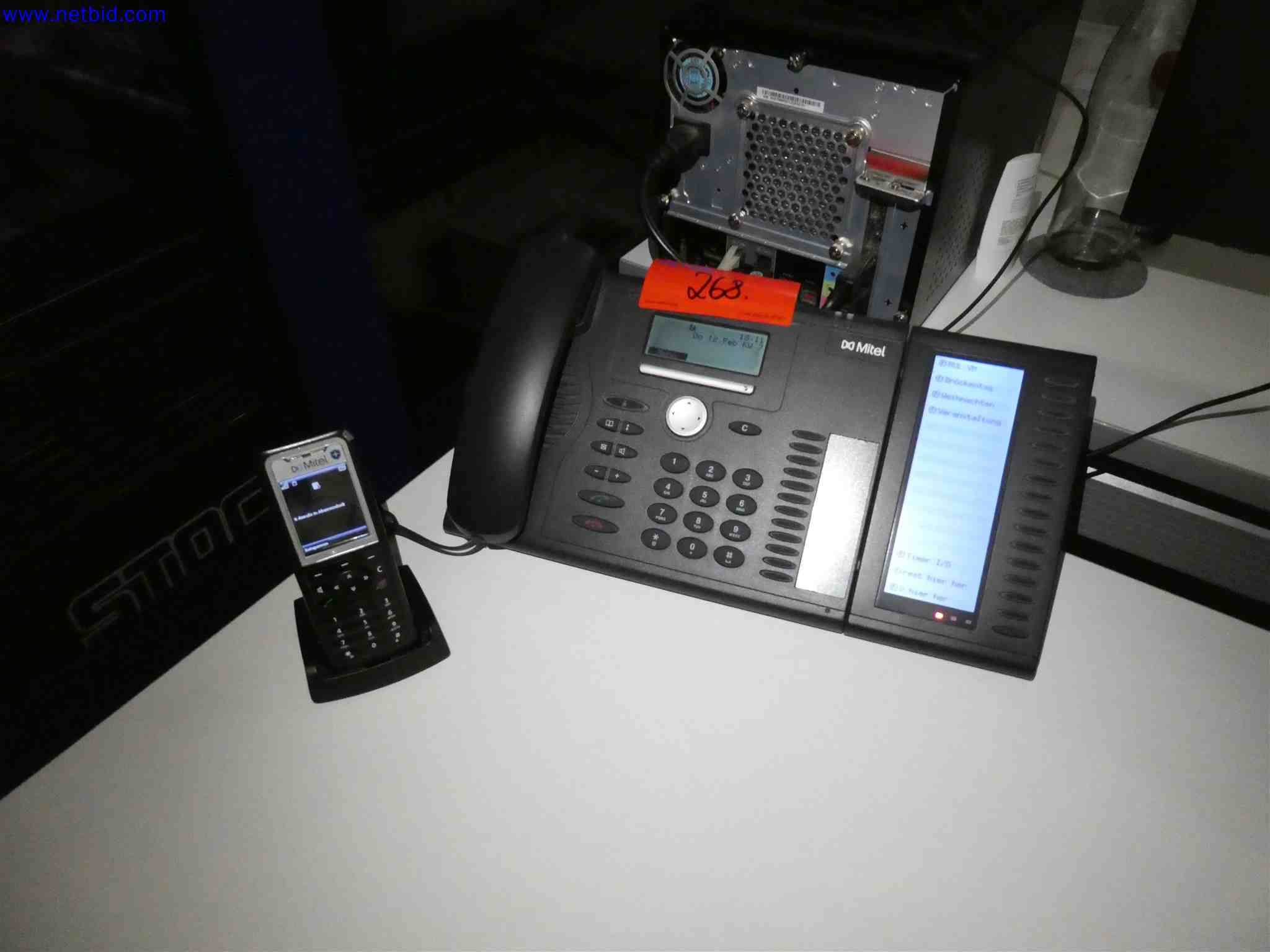 Máquinas para a produção de componentes metálicos de precisão por torneamento e fresagem CNC-6