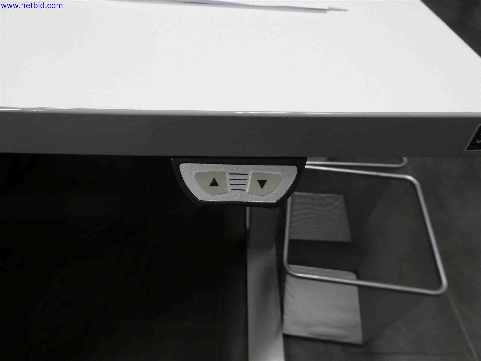 Machines for the production of precise metal components using CNC turning and CNC milling-6