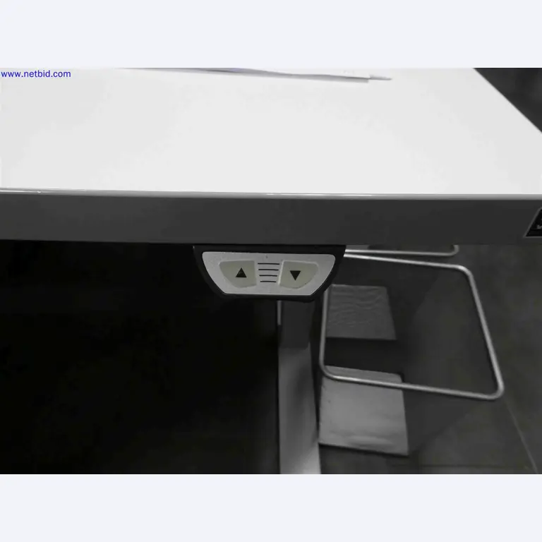 Machines for the production of precise metal components using CNC turning and CNC milling-6