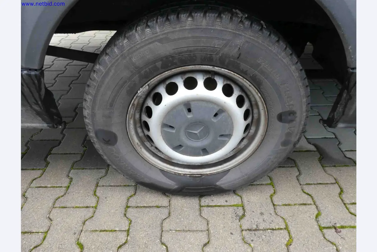 Machines for the production of precise metal components using CNC turning and CNC milling-10