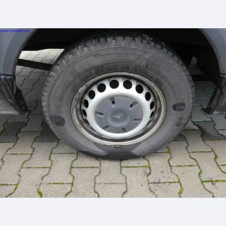 Machines for the production of precise metal components using CNC turning and CNC milling-10