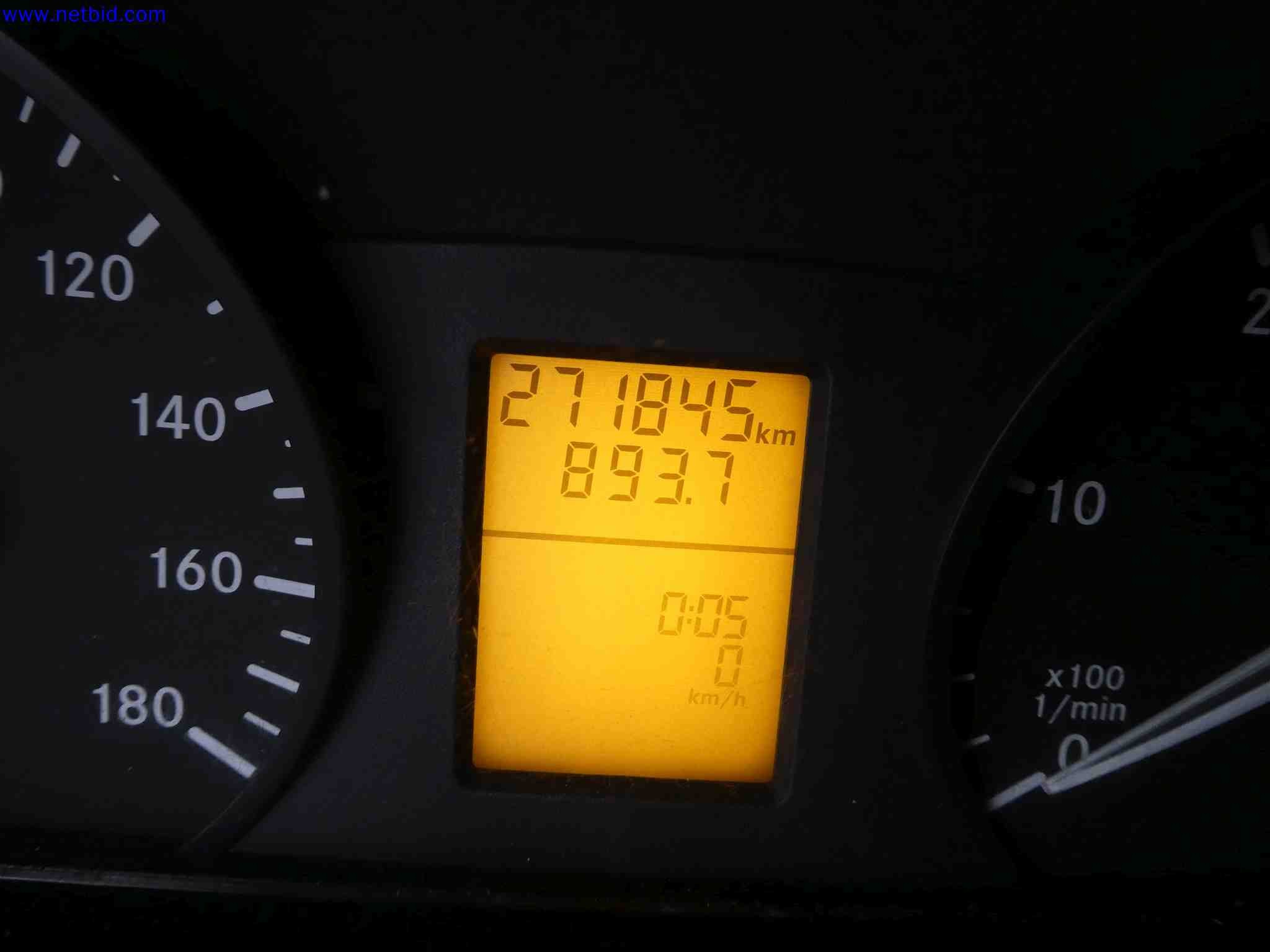 Machines for the production of precise metal components using CNC turning and CNC milling-17