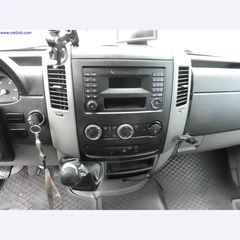 Machines for the production of precise metal components using CNC turning and CNC milling-18