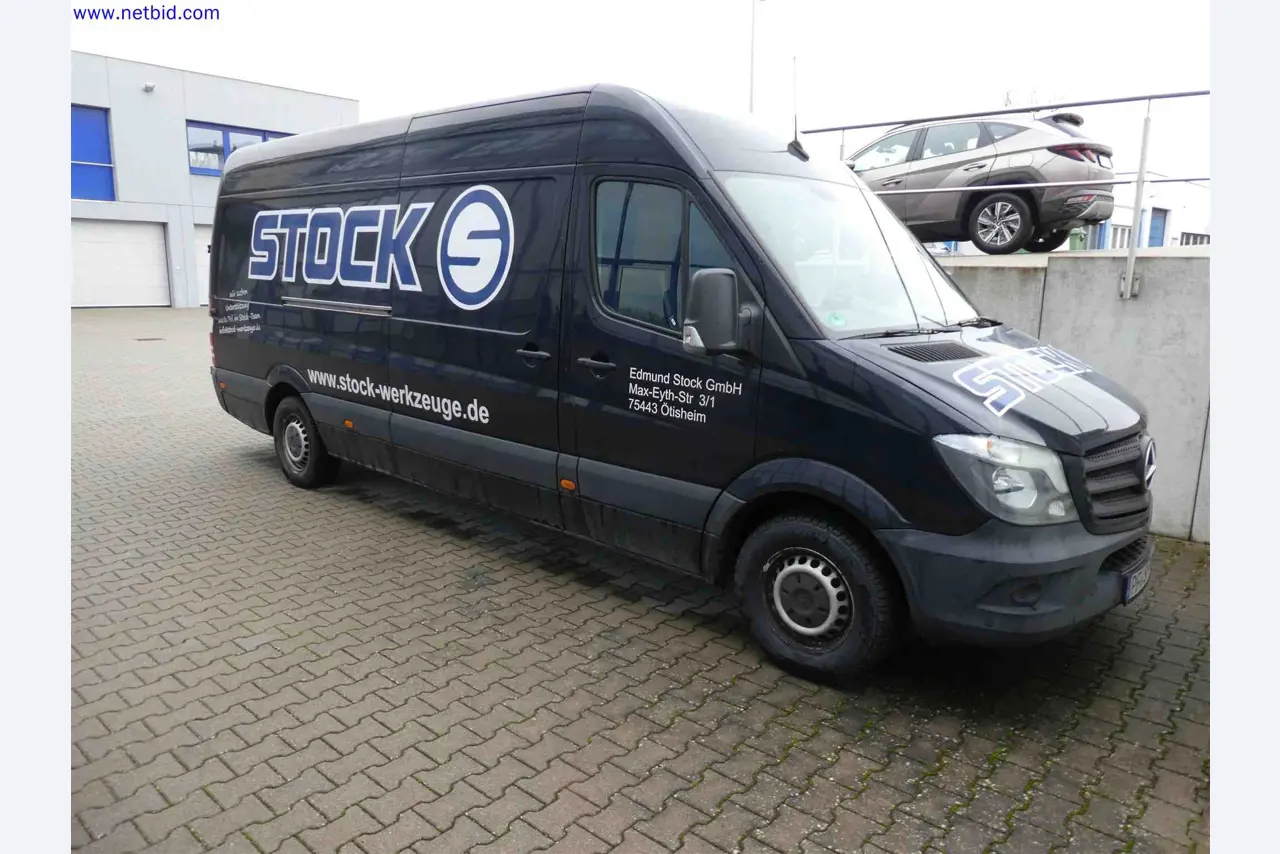 Machines for the production of precise metal components using CNC turning and CNC milling-1