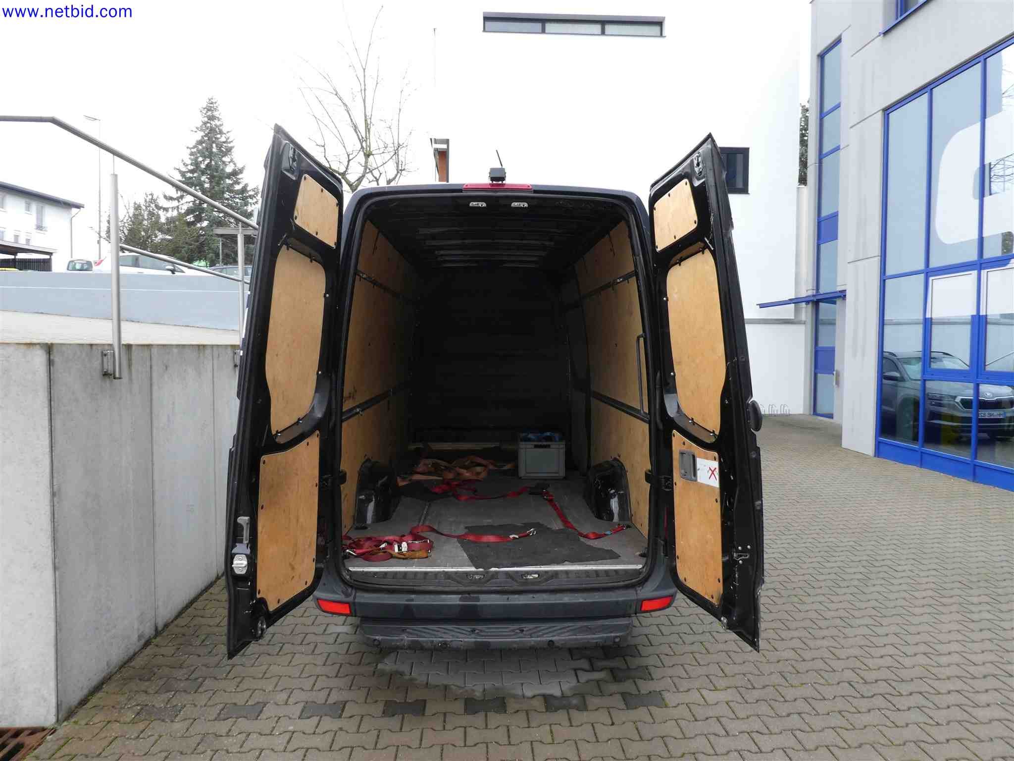 Machines for the production of precise metal components using CNC turning and CNC milling-21