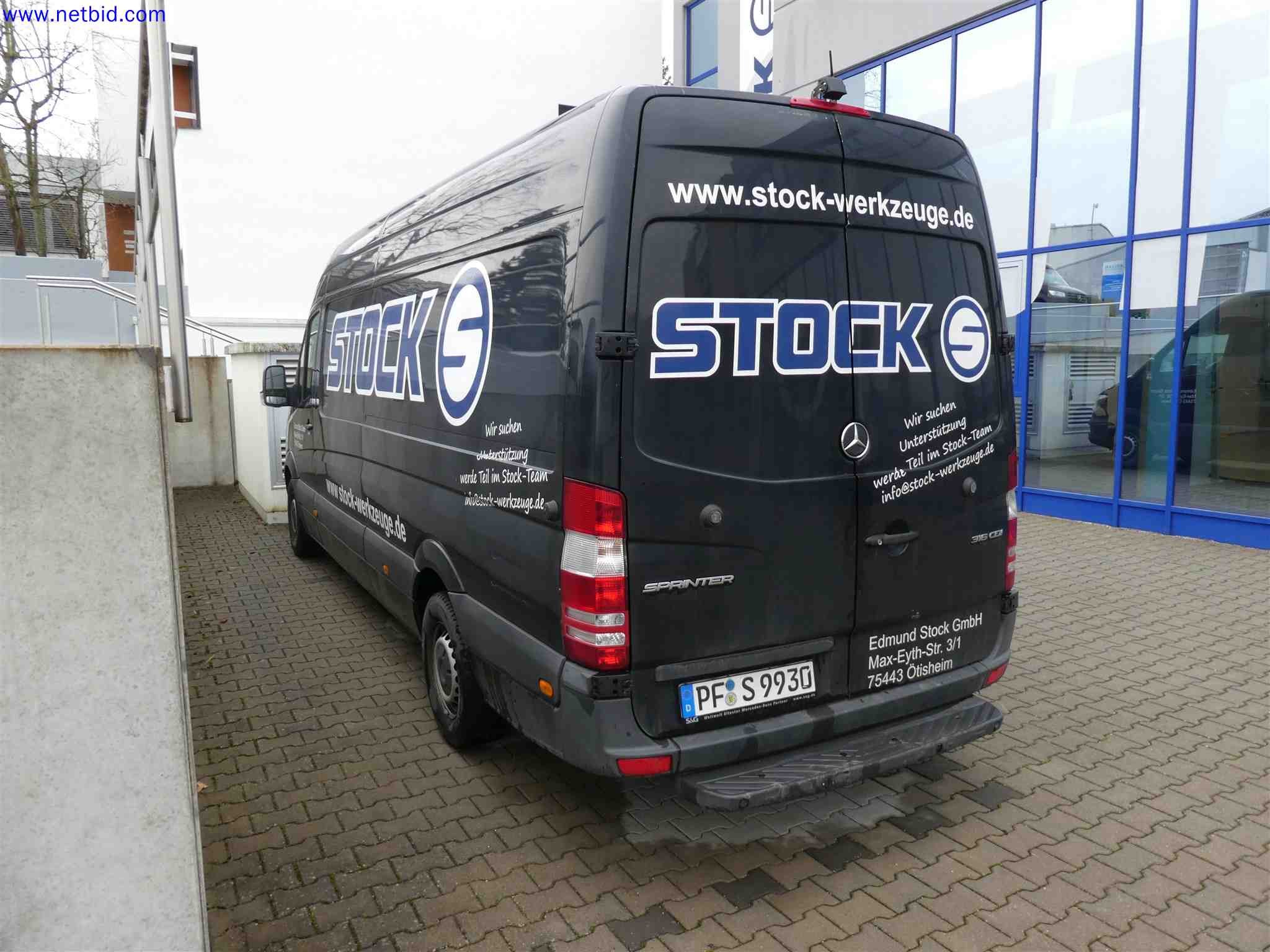 Machines for the production of precise metal components using CNC turning and CNC milling-3