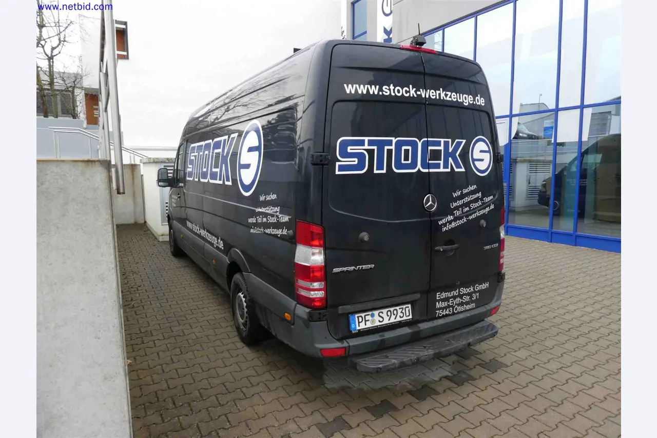 Machines for the production of precise metal components using CNC turning and CNC milling-3