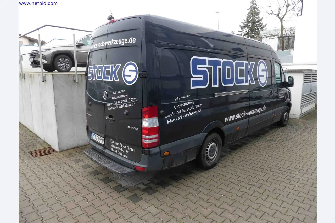 Machines for the production of precise metal components using CNC turning and CNC milling-4