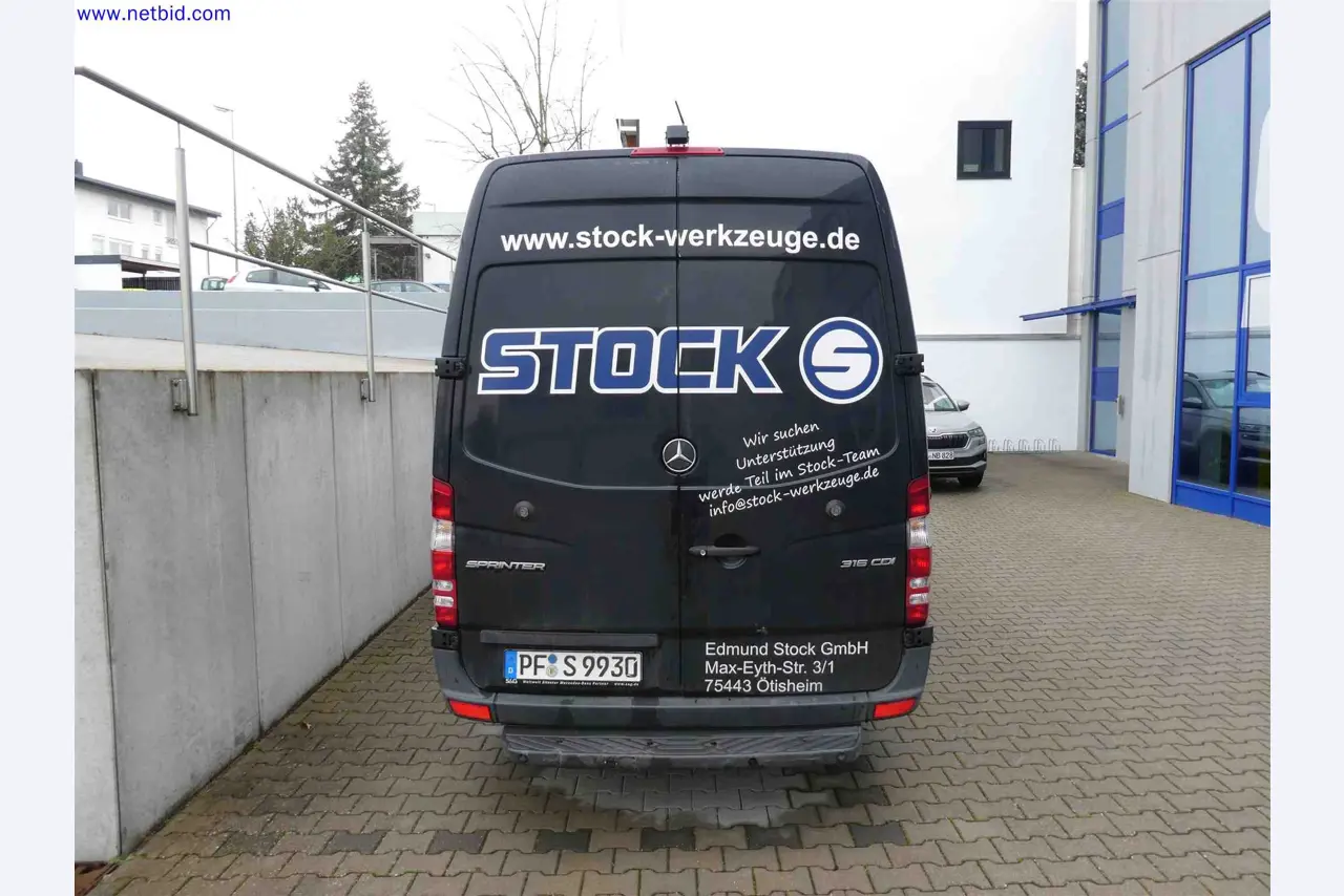 Machines for the production of precise metal components using CNC turning and CNC milling-6