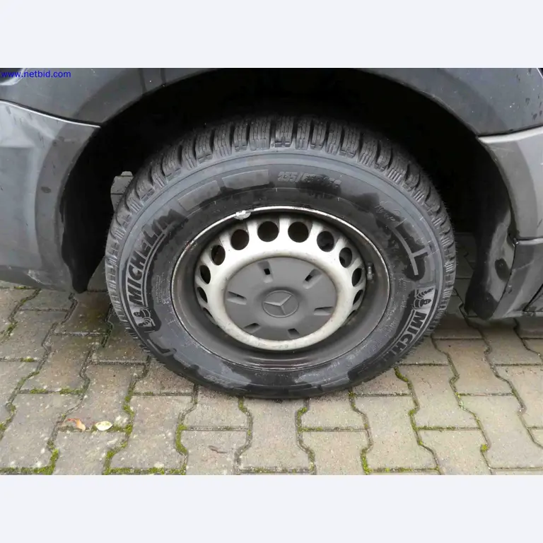 Machines for the production of precise metal components using CNC turning and CNC milling-7