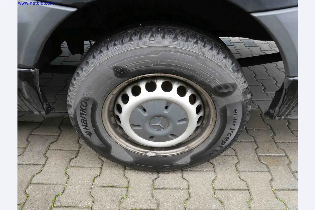 Machines for the production of precise metal components using CNC turning and CNC milling-8