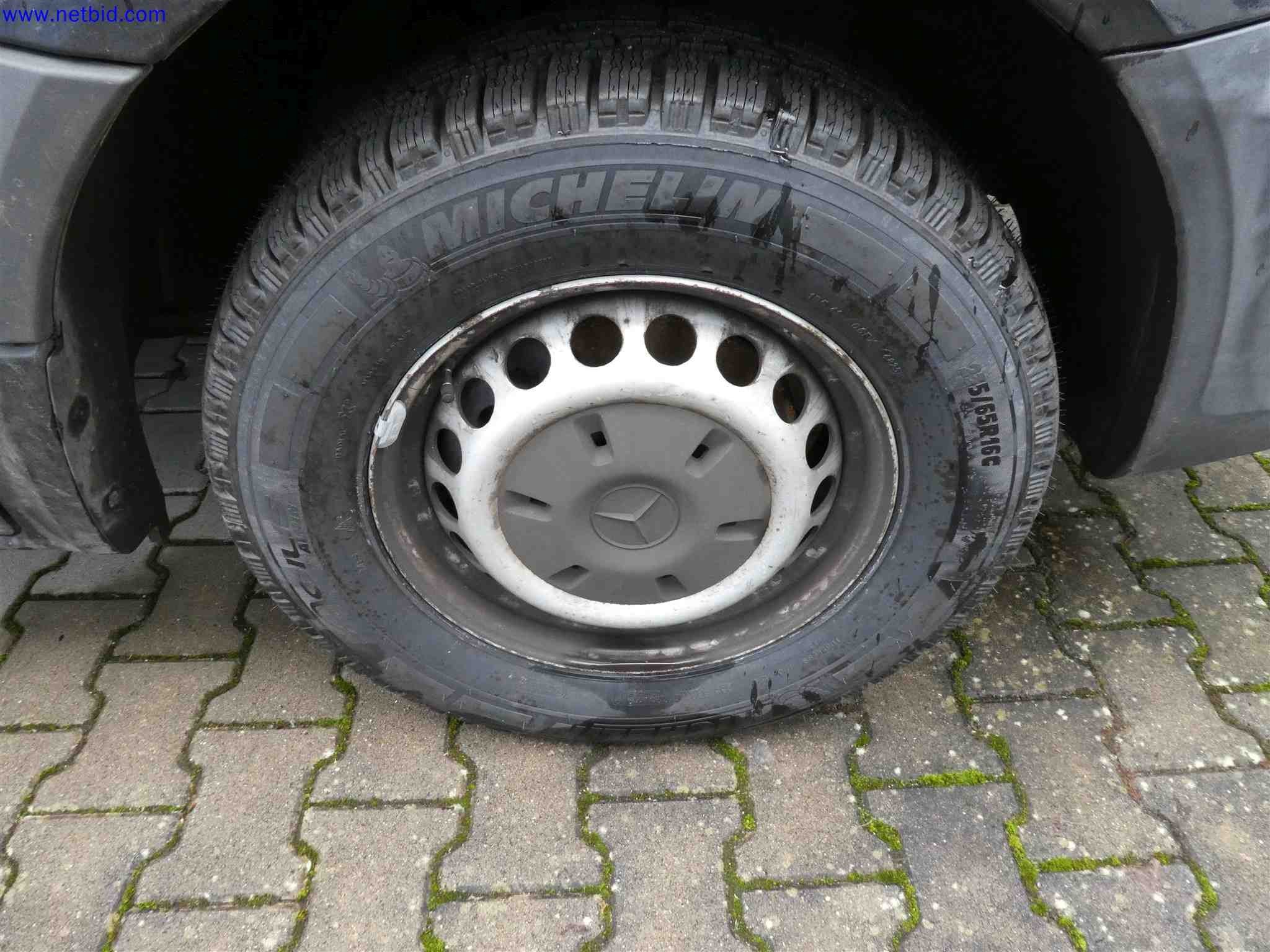 Machines for the production of precise metal components using CNC turning and CNC milling-9