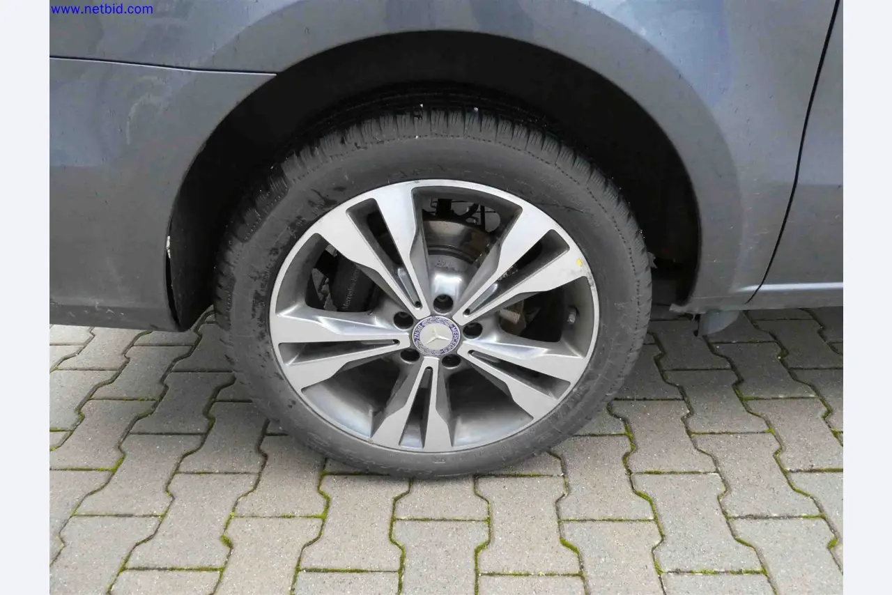 Machines for the production of precise metal components using CNC turning and CNC milling-10