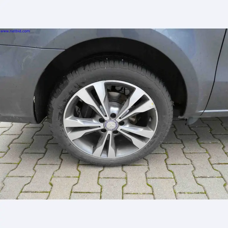 Machines for the production of precise metal components using CNC turning and CNC milling-10