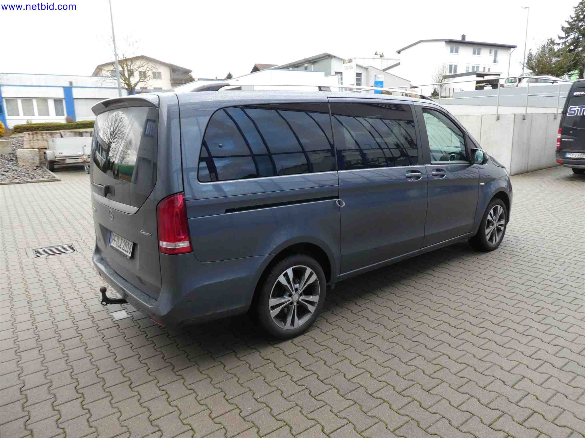 Machines for the production of precise metal components using CNC turning and CNC milling-3