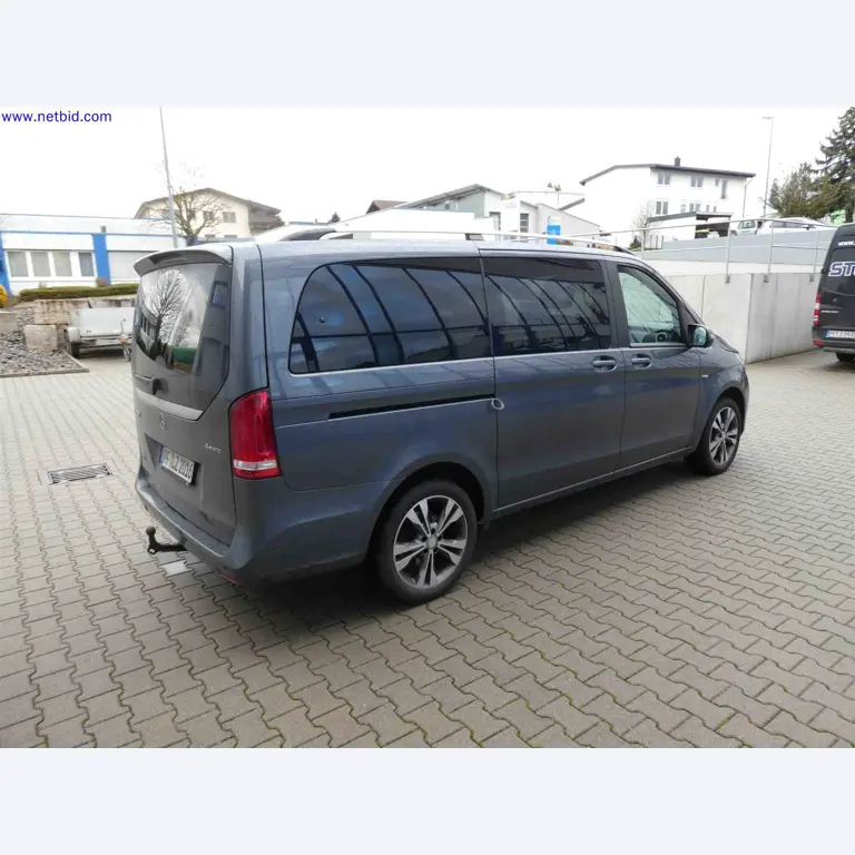 Machines for the production of precise metal components using CNC turning and CNC milling-3