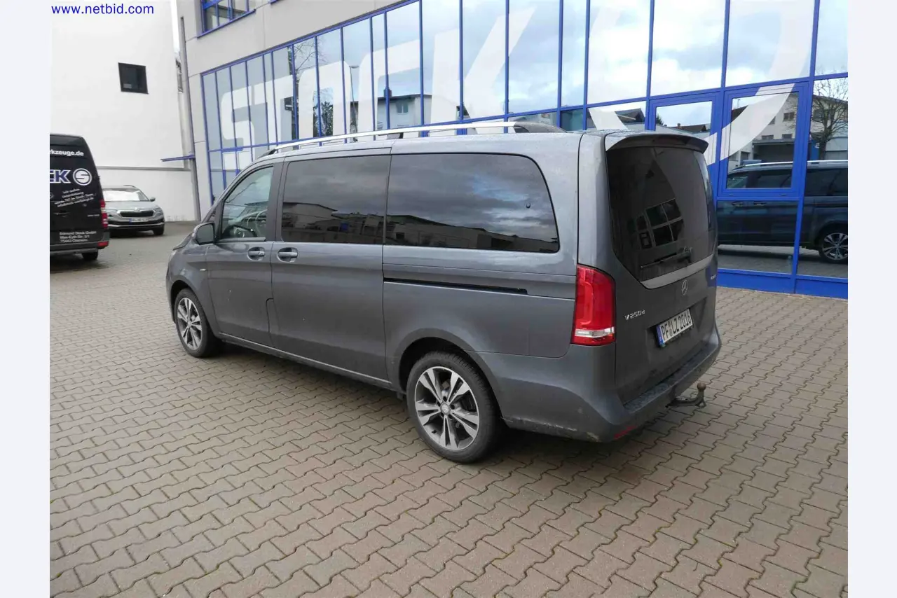 Machines for the production of precise metal components using CNC turning and CNC milling-4