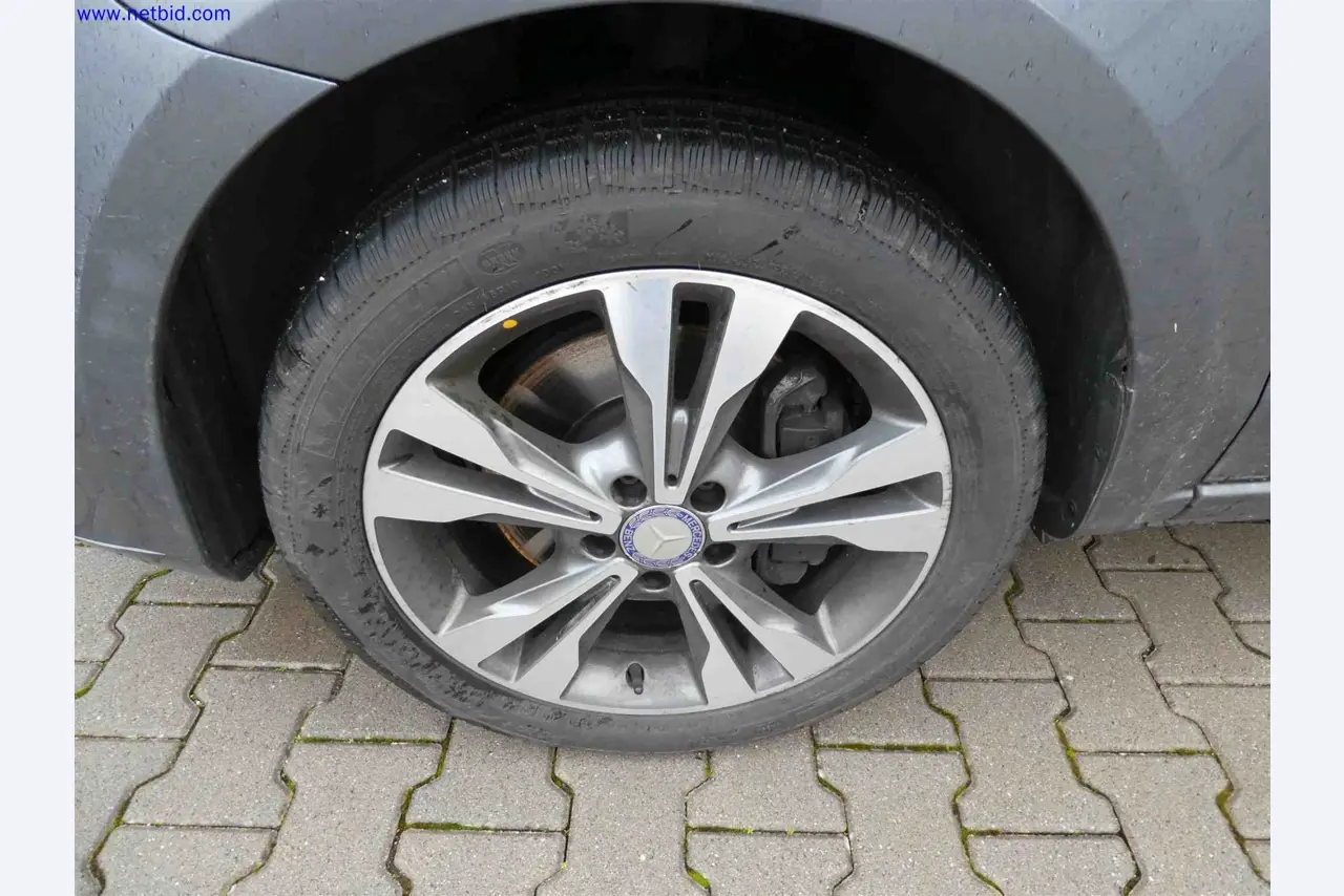 Machines for the production of precise metal components using CNC turning and CNC milling-7