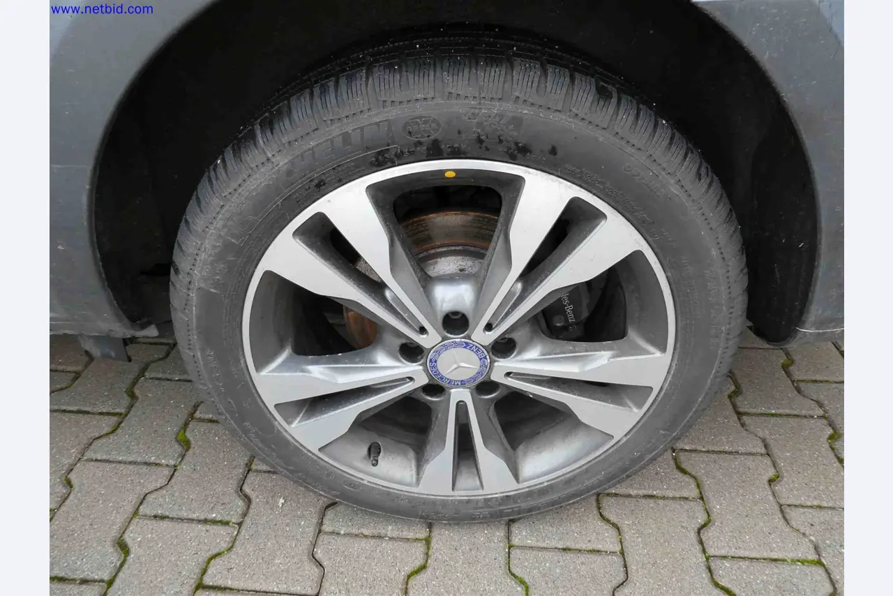 Machines for the production of precise metal components using CNC turning and CNC milling-8