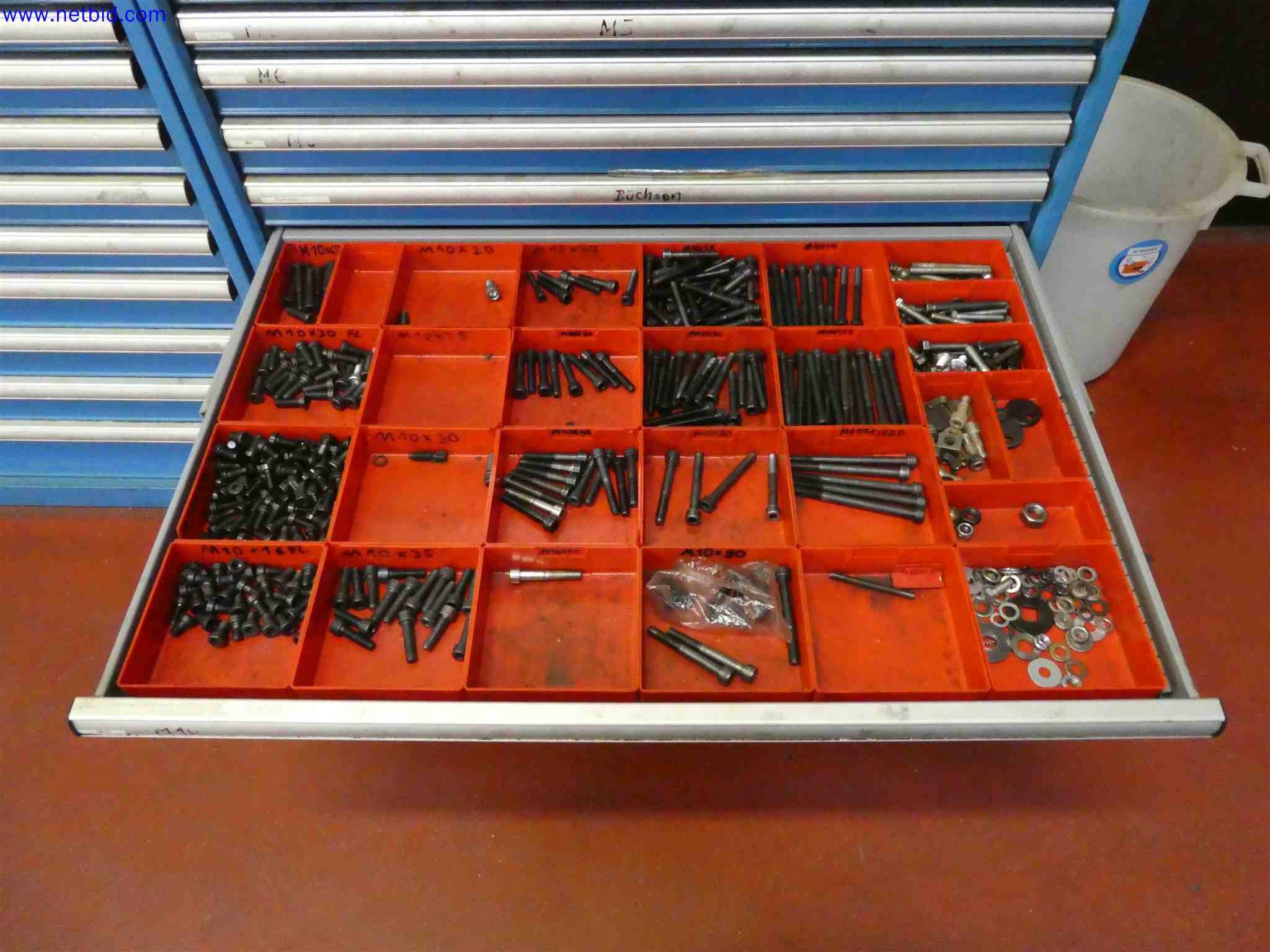 Machines for the production of precise metal components using CNC turning and CNC milling-22