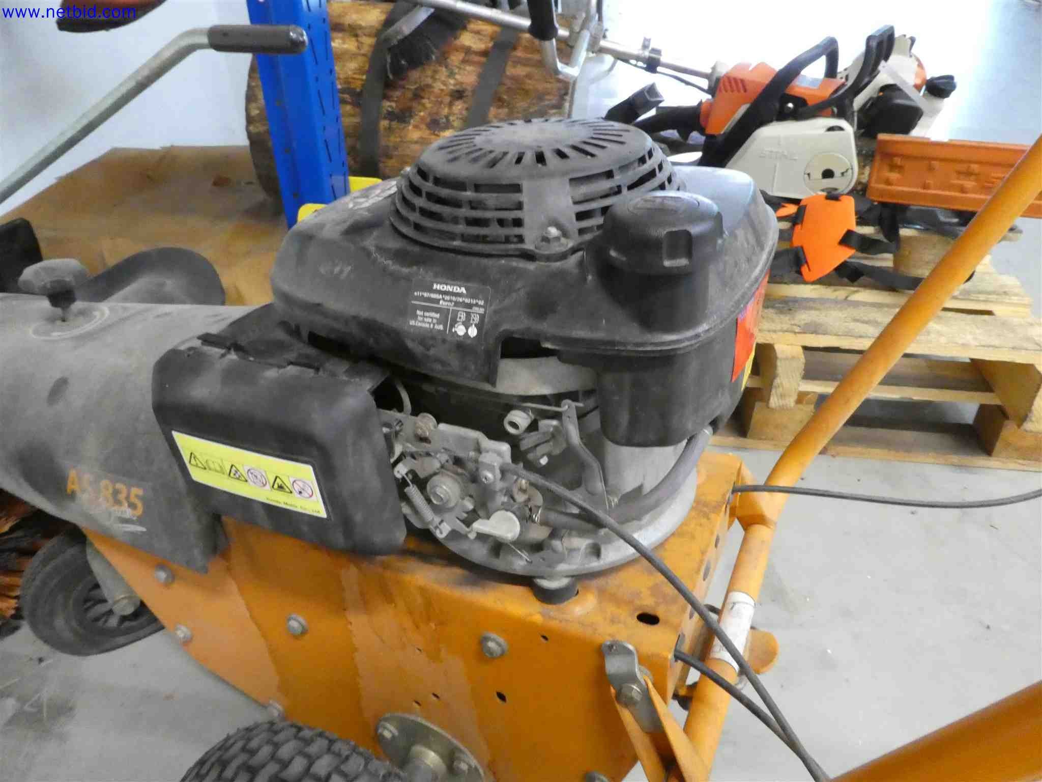 Machines for the production of precise metal components using CNC turning and CNC milling-3