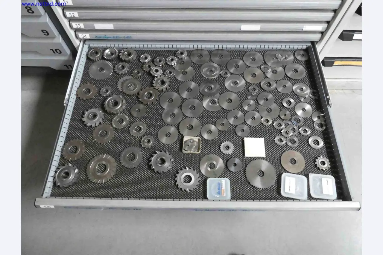 Machines for the production of precise metal components using CNC turning and CNC milling-12