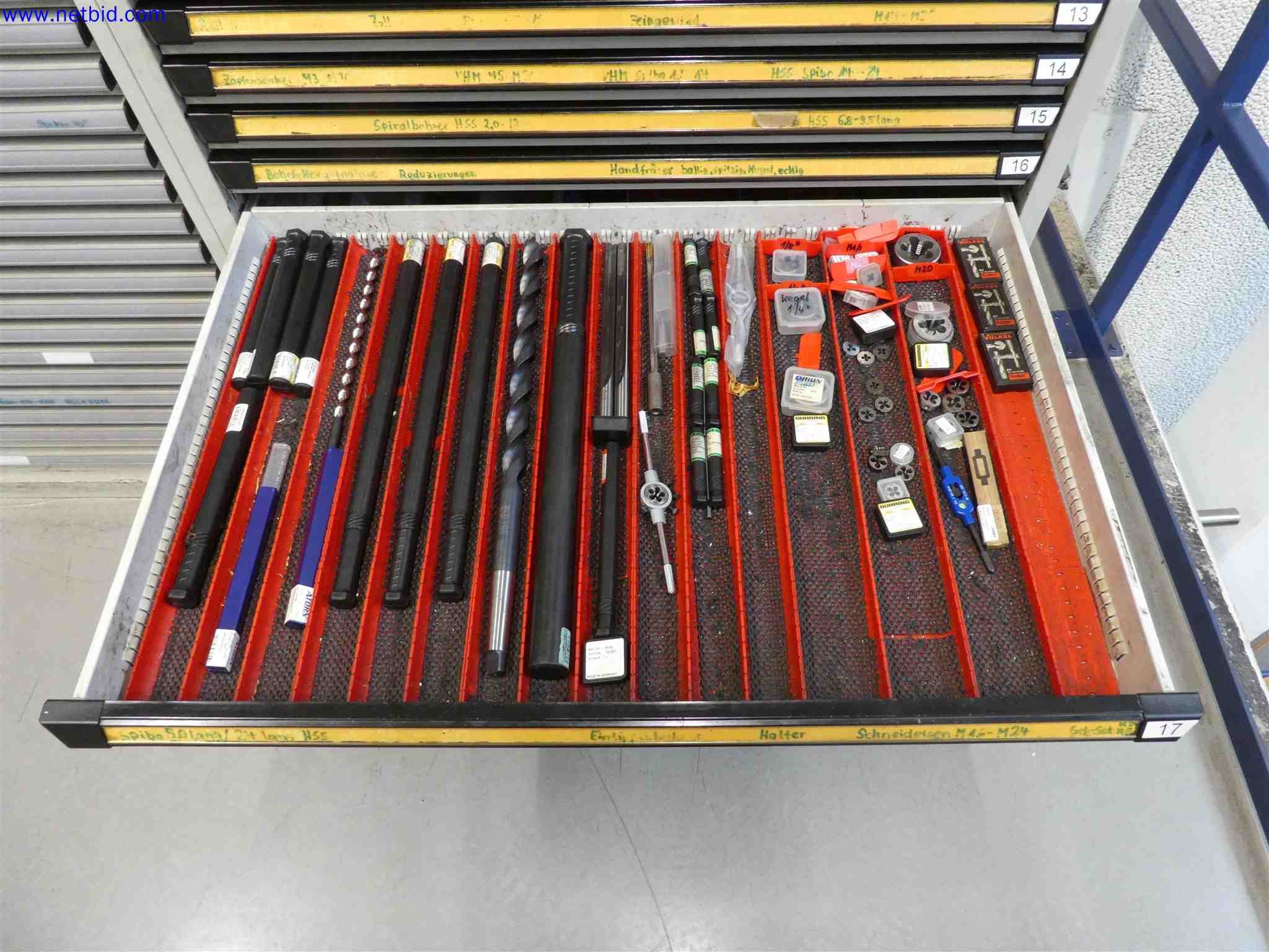 Machines for the production of precise metal components using CNC turning and CNC milling-38