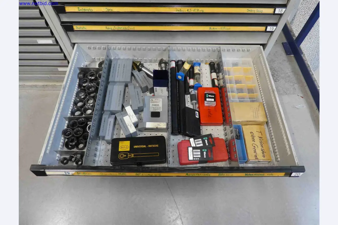 Machines for the production of precise metal components using CNC turning and CNC milling-39